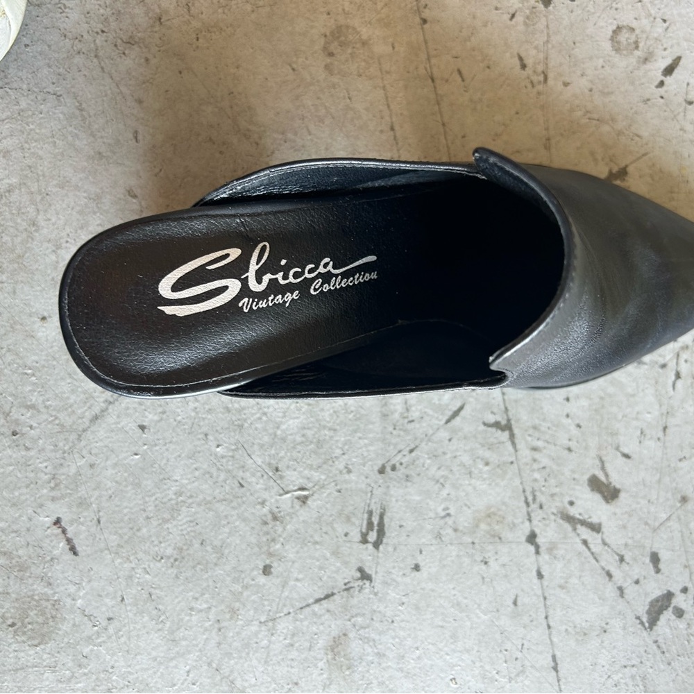 Sbicca Black Leather Women's Mules - Picture 3 of 5